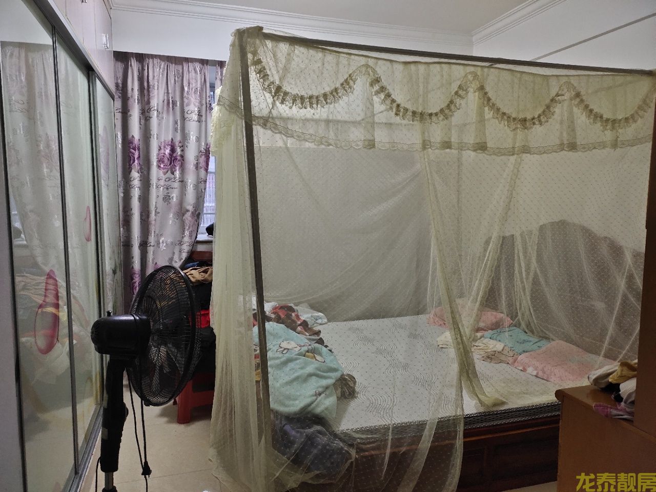 广信新城步梯精装4房户型