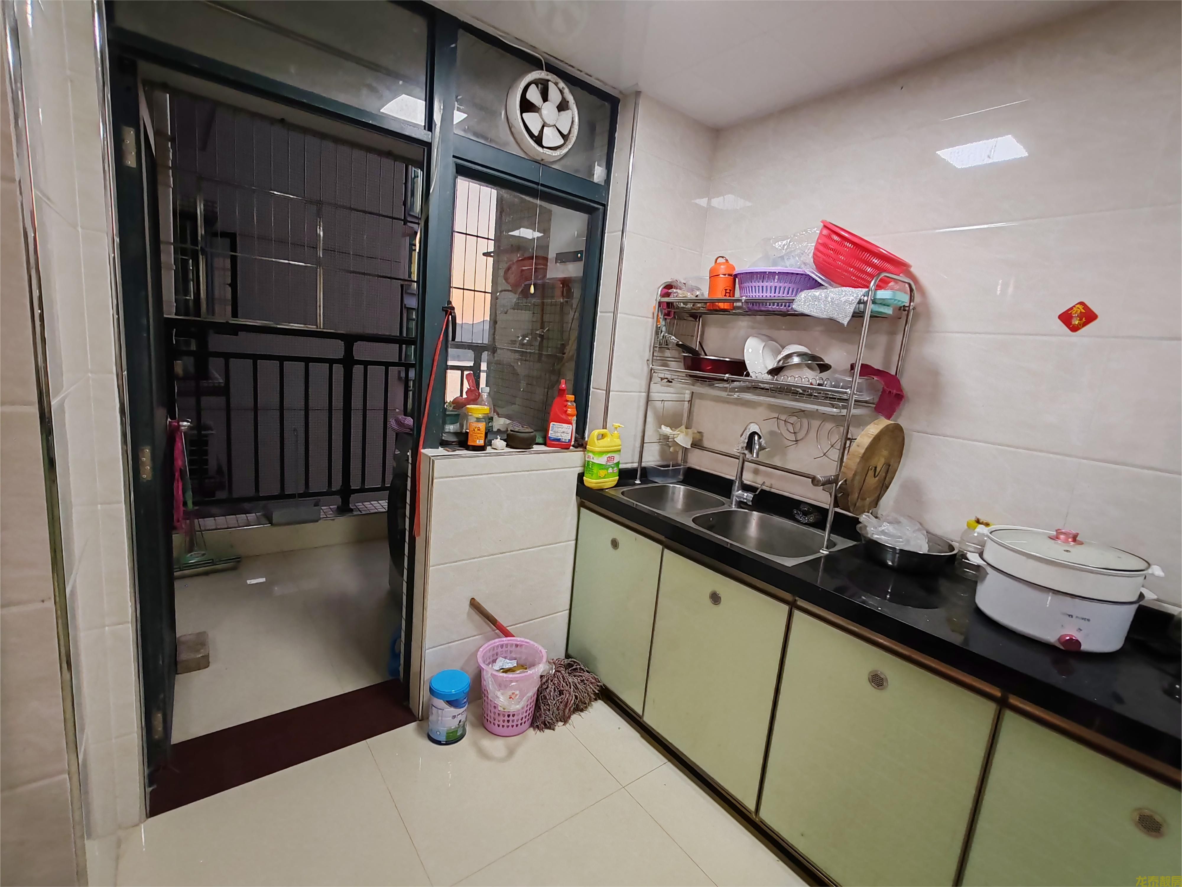 粤江花园，电梯4房，靓楼层