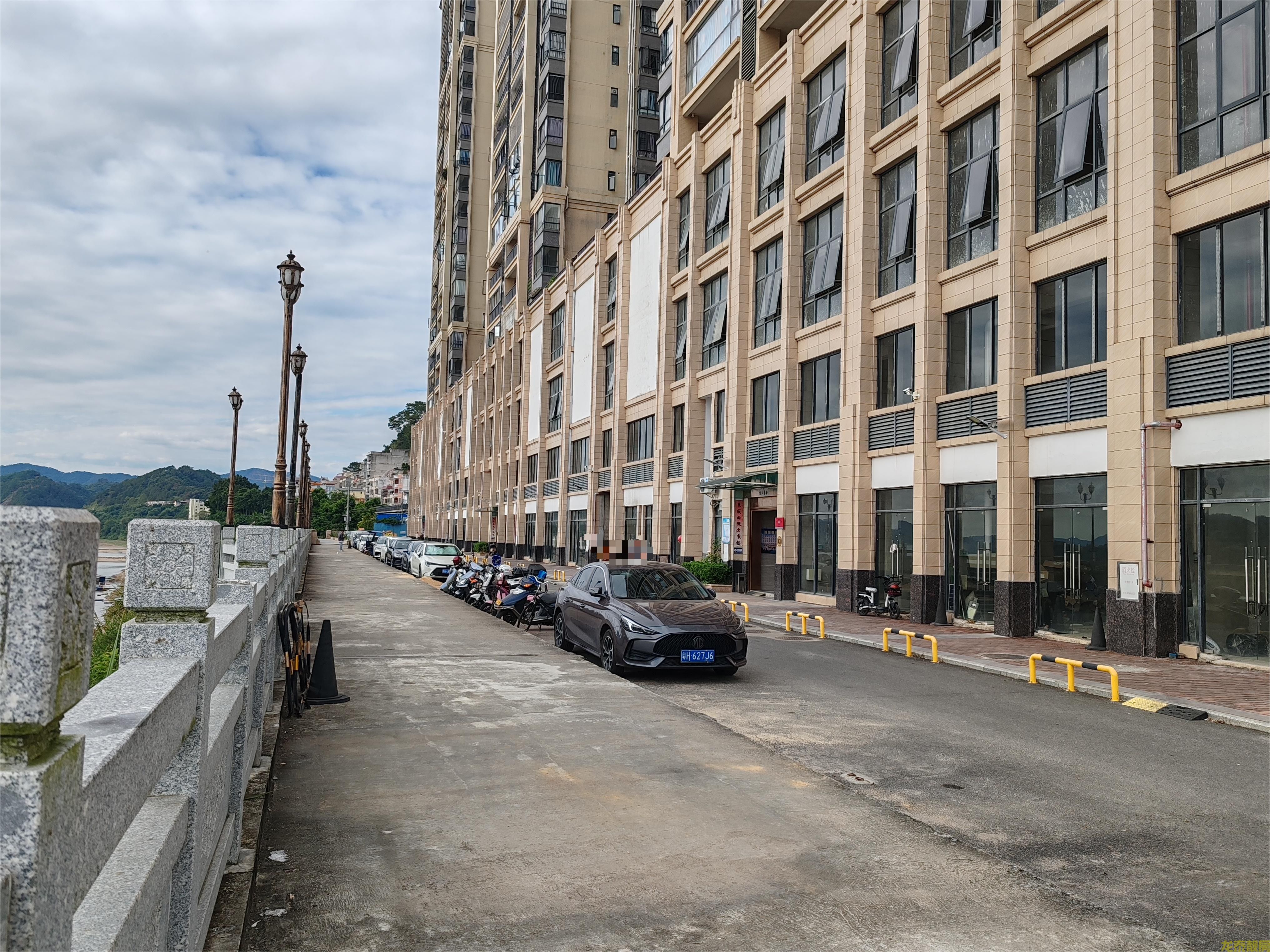 西堤领秀临街商铺出售