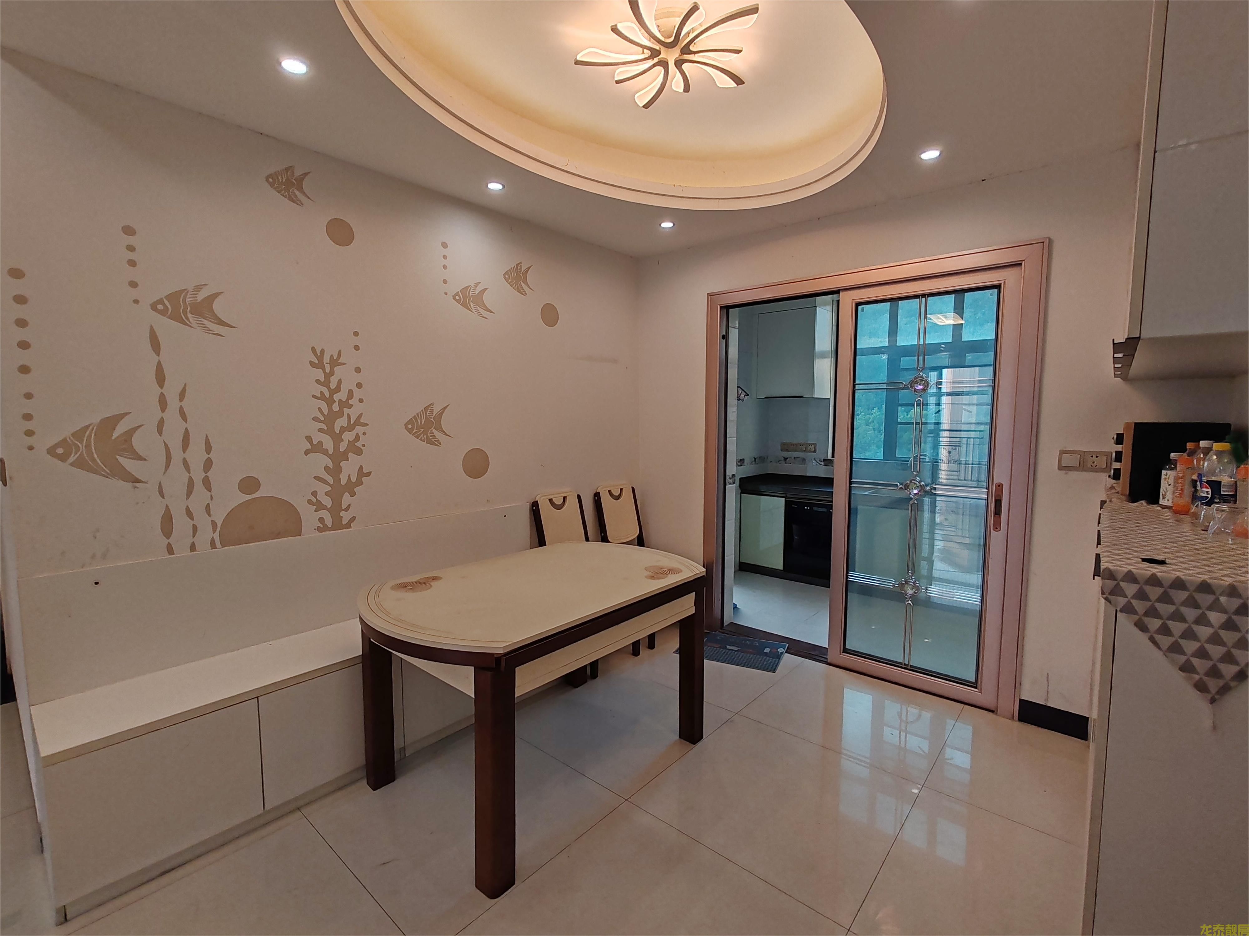 康盛名门精装四房