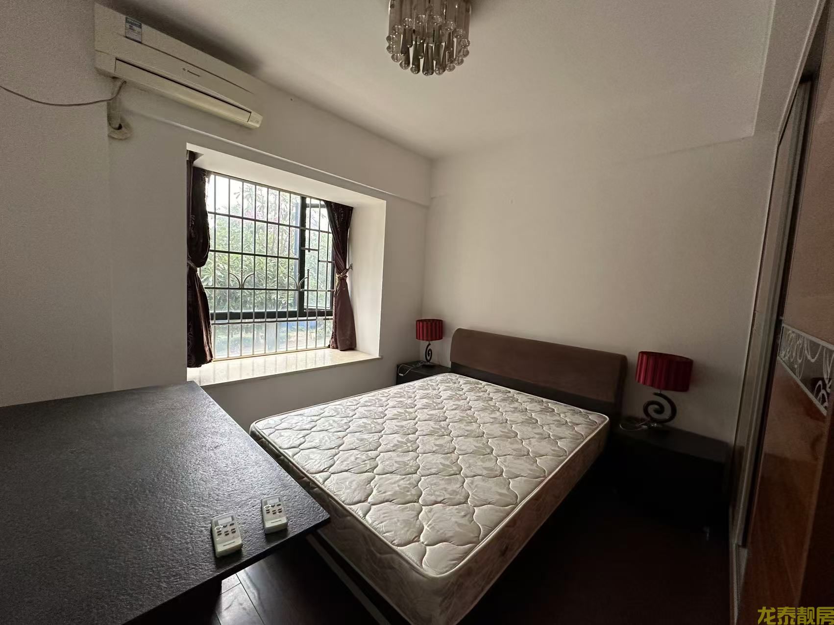 粤江花园电梯房送露台