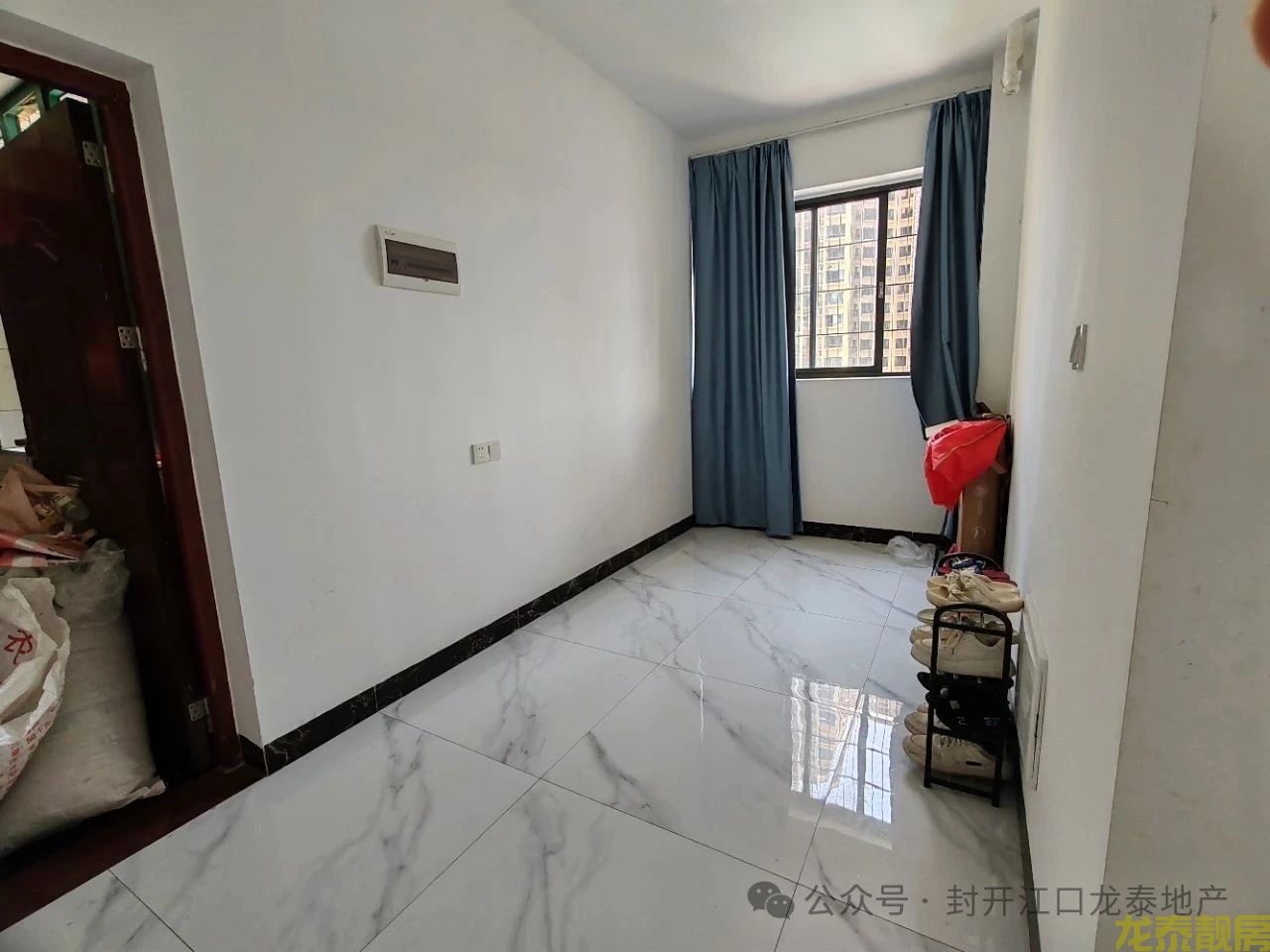 小学 初中 高中一站式学区房 御景华府3+1户型