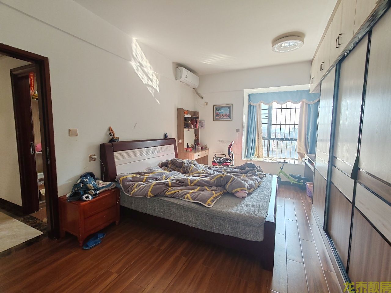 广信嘉园楼王单位！毛坯价买精装大三房！