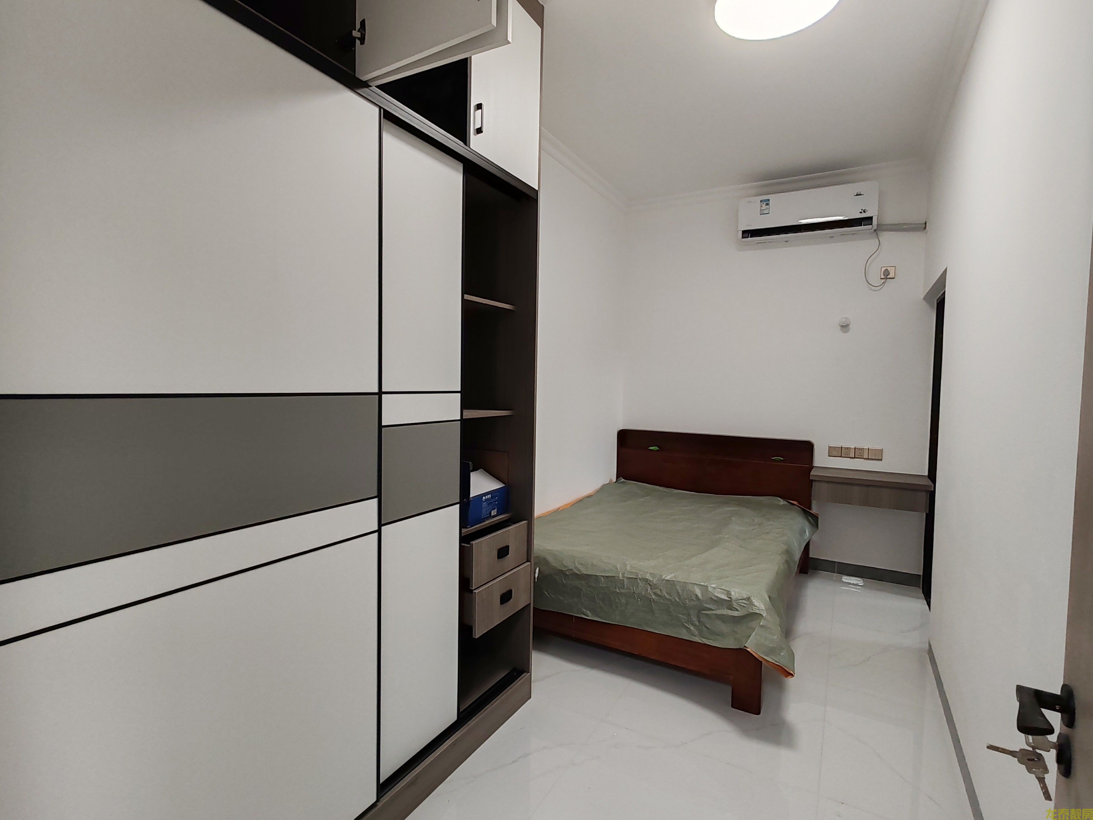 江南城“5字头全新精装三房”